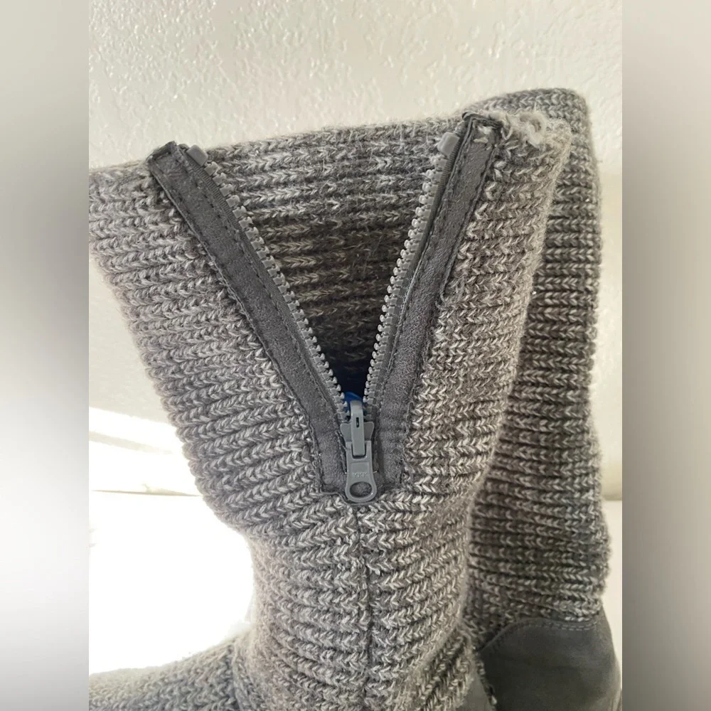 SO Women Cozy Gray Knit Boots side zip size 7